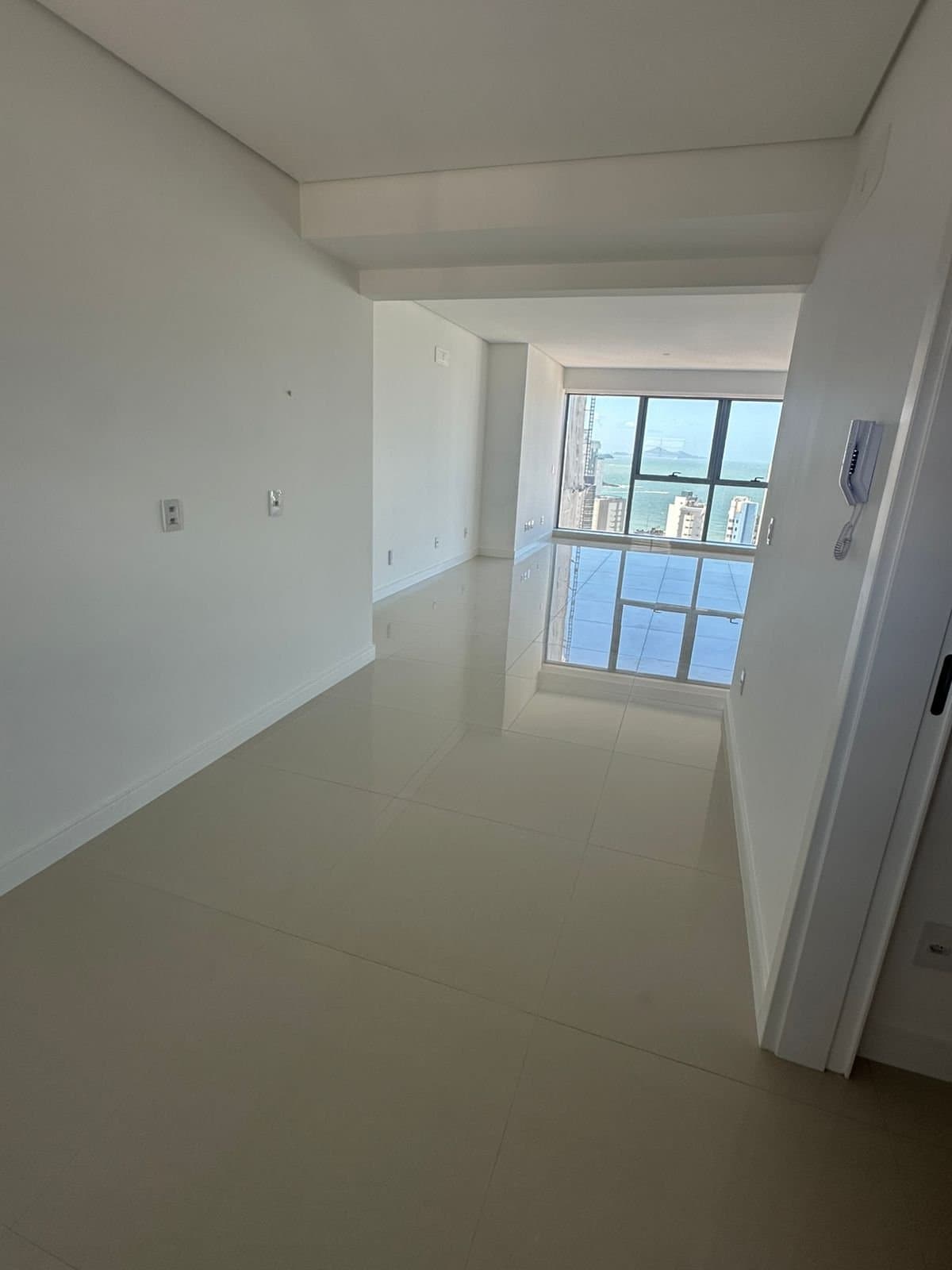 Apartamento de 4 quartos com 4 suítes e 165 m² em Bal. Camboriú