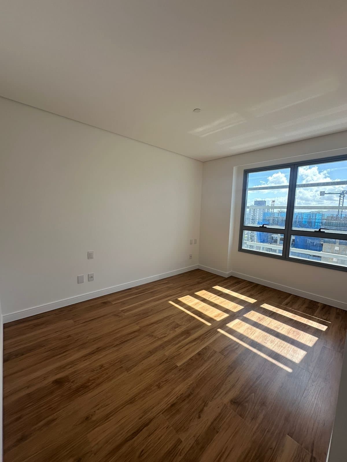 Apartamento de 4 quartos com 4 suítes e 165 m² em Bal. Camboriú
