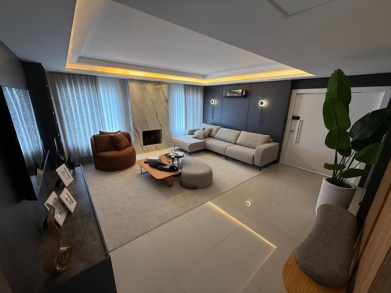 Casa de 4 quartos com 4 suítes e 378 m² em Bal. Camboriú