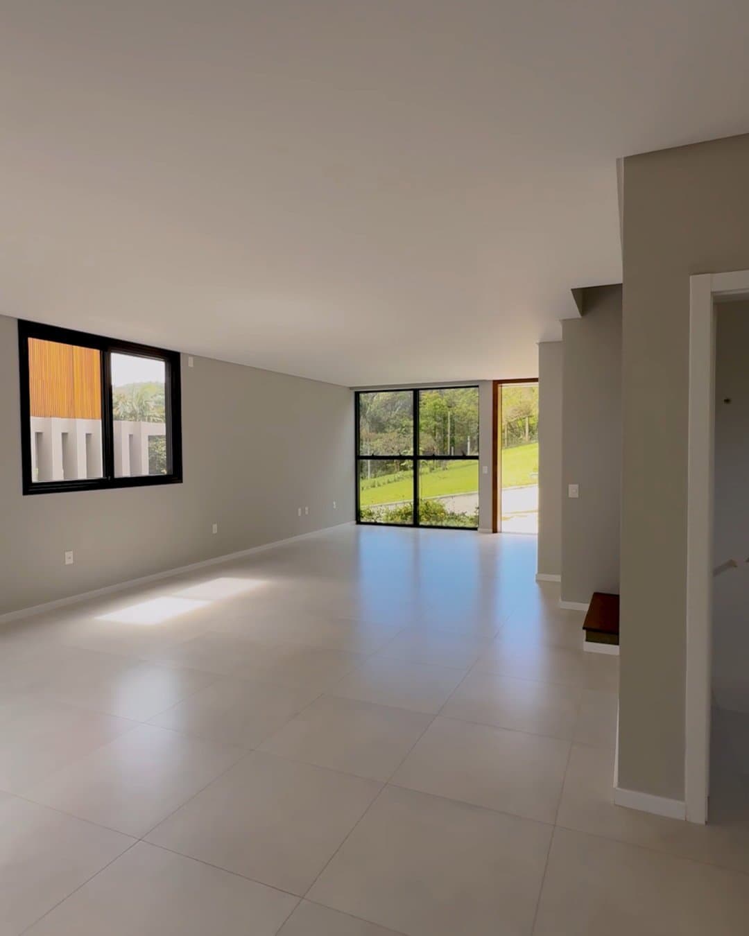 Casa de 3 quartos com 3 suítes e 339 m² em Bal. Camboriú