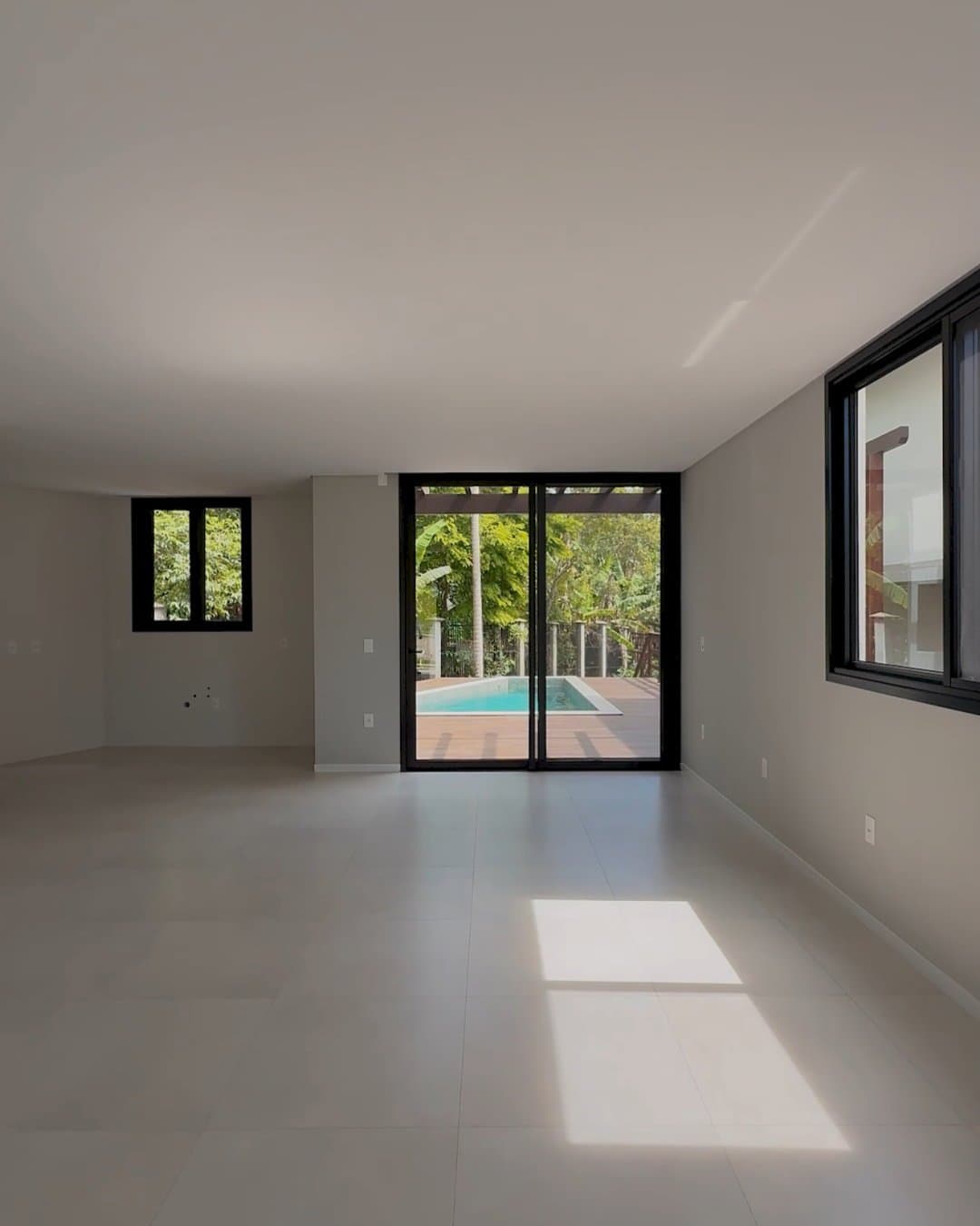 Casa de 3 quartos com 3 suítes e 339 m² em Bal. Camboriú