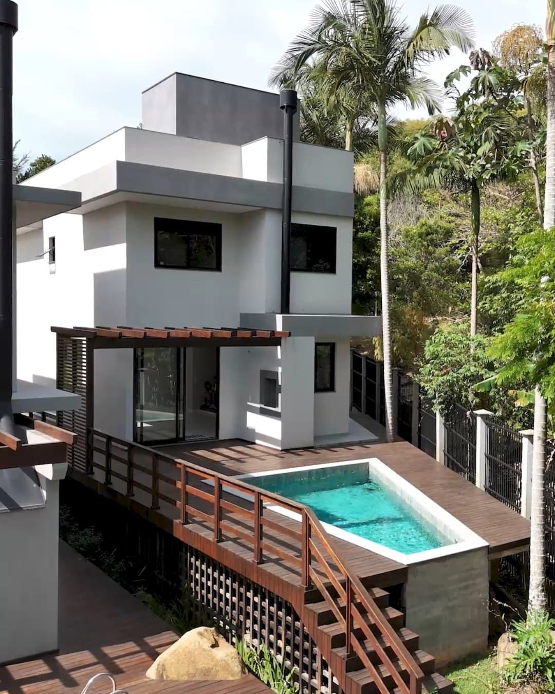 Casa de 3 quartos com 3 suítes e 339 m² em Bal. Camboriú