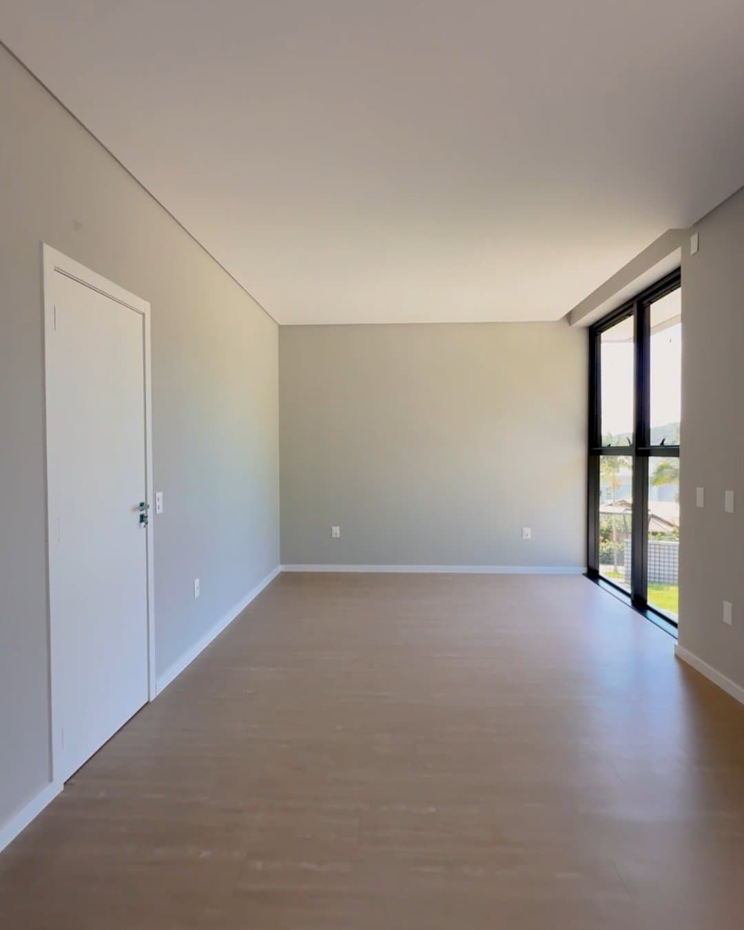 Casa de 3 quartos com 3 suítes e 339 m² em Bal. Camboriú