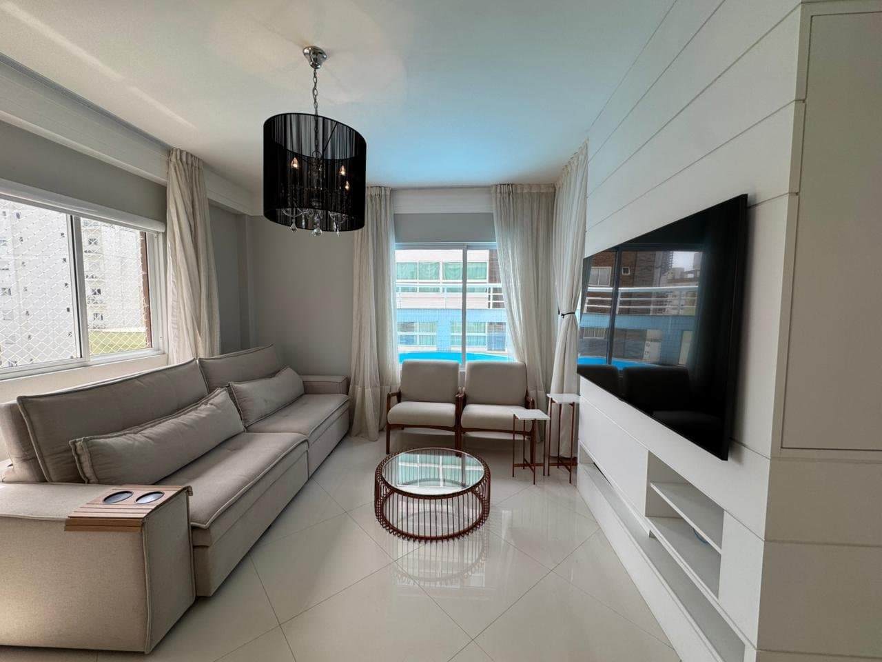Apartamento de 3 quartos com 3 suítes e 186 m² em Bal. Camboriú