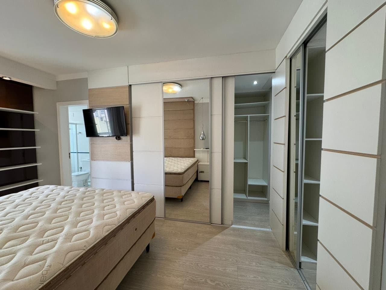 Apartamento de 3 quartos com 3 suítes e 186 m² em Bal. Camboriú