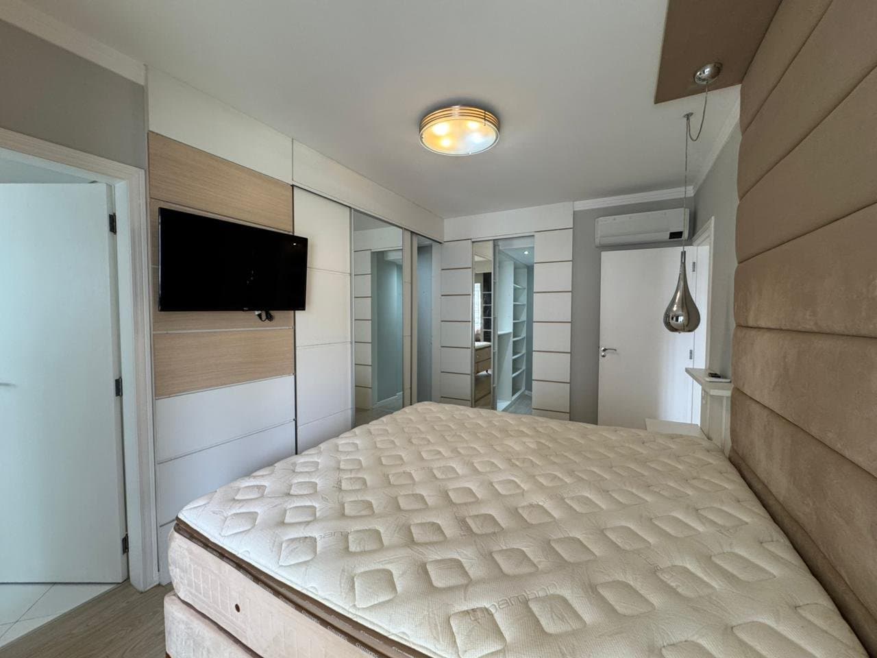 Apartamento de 3 quartos com 3 suítes e 186 m² em Bal. Camboriú