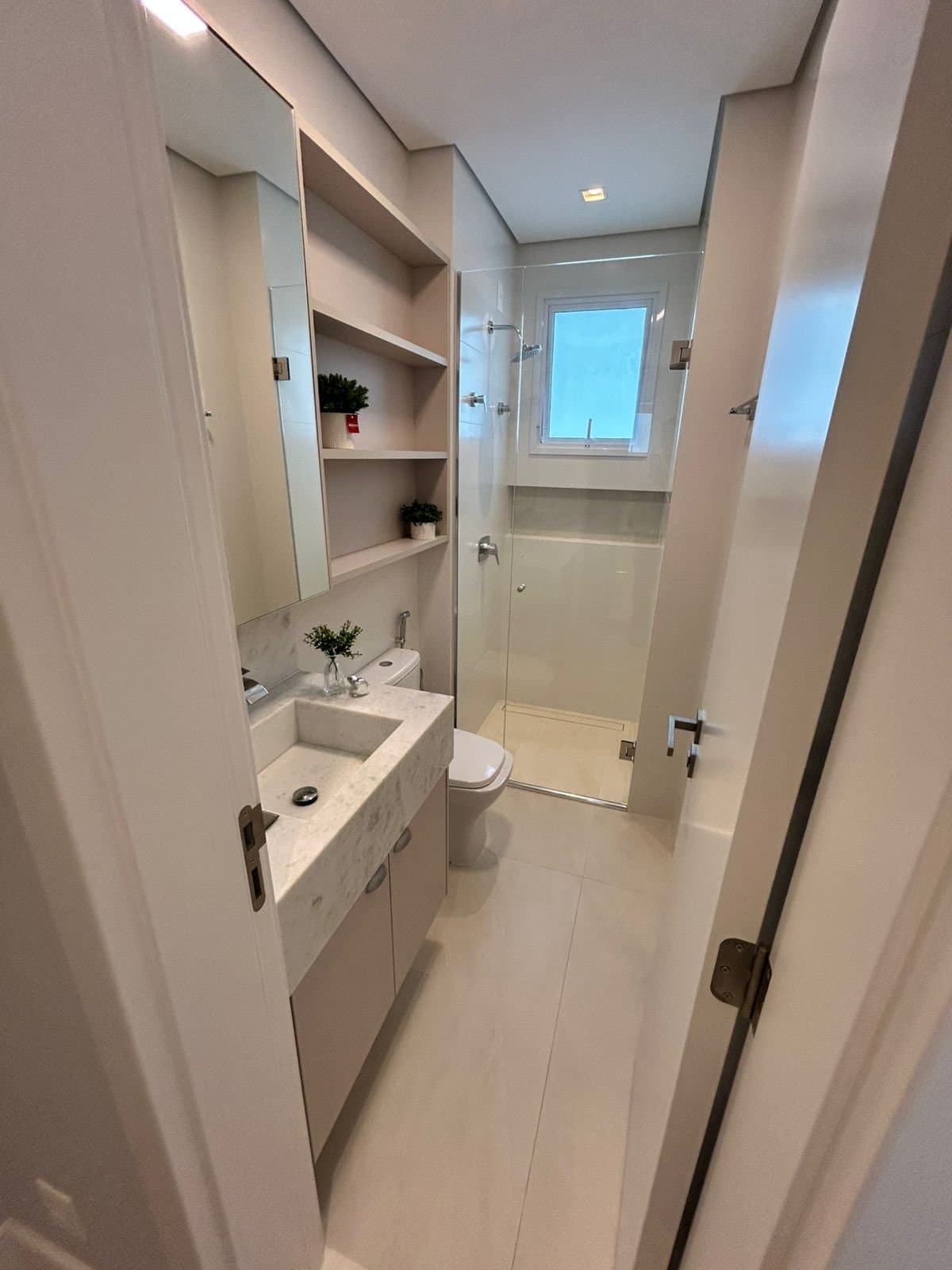 Apartamento de 4 quartos com 2 suítes e 132 m² em Bal. Camboriú
