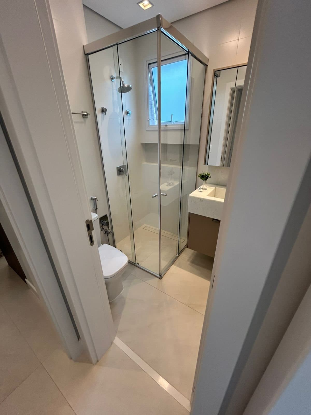 Apartamento de 4 quartos com 2 suítes e 132 m² em Bal. Camboriú