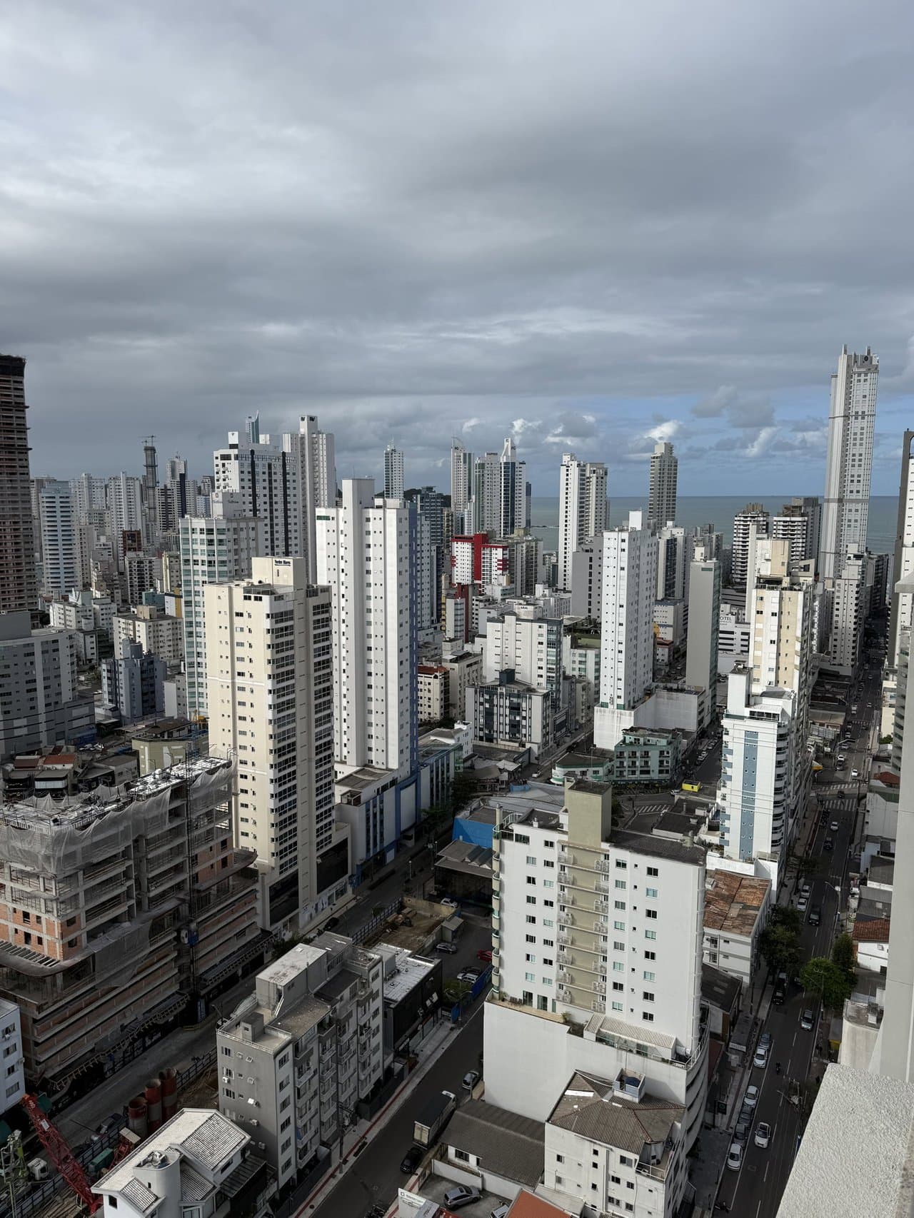 Apartamento de 4 quartos com 2 suítes e 151 m² em Bal. Camboriú