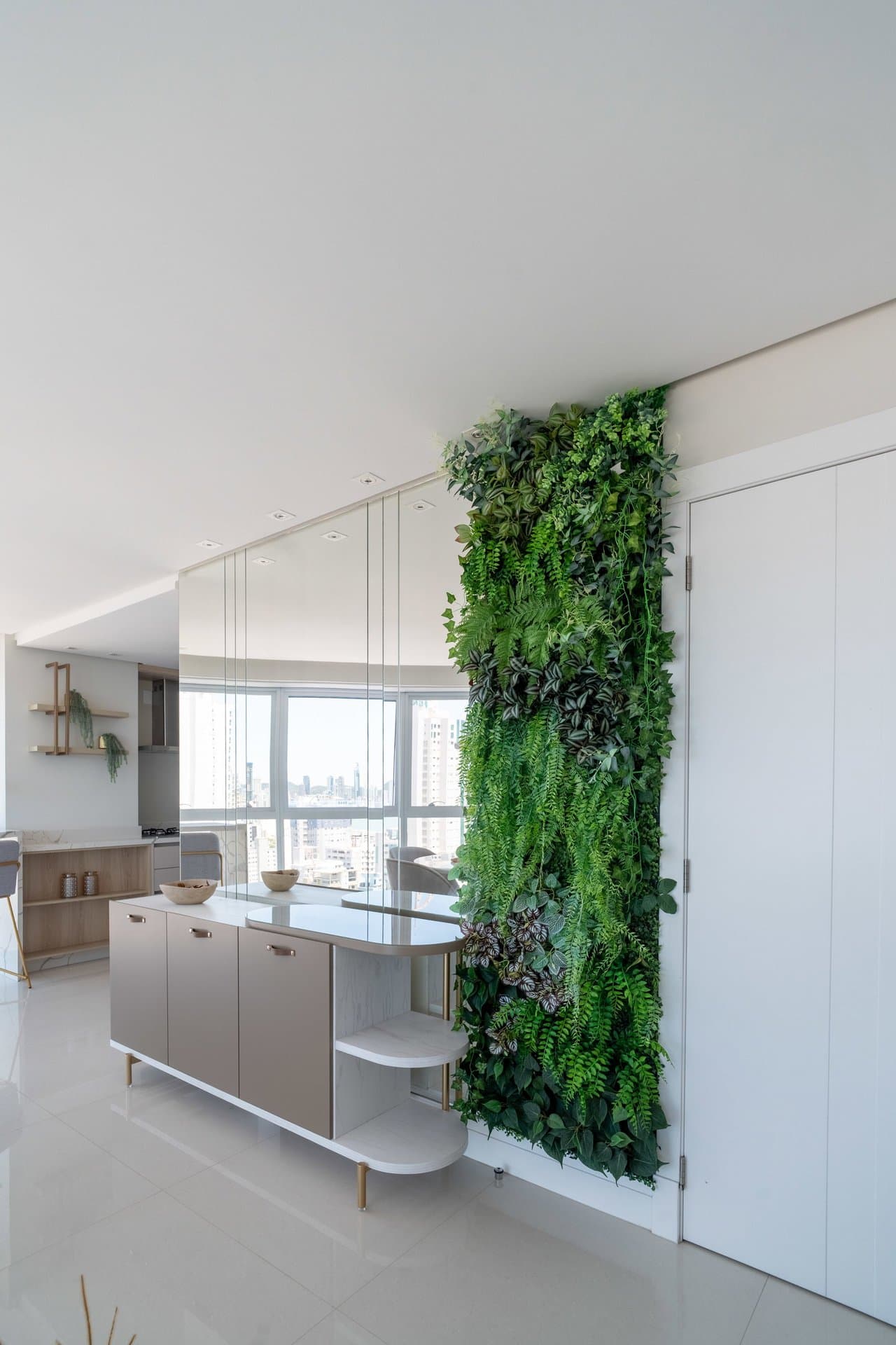Apartamento de 4 quartos com 2 suítes e 132 m² em Bal. Camboriú