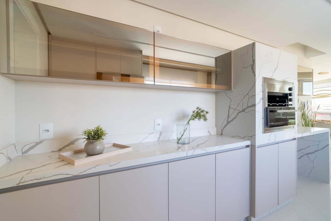 Apartamento de 4 quartos com 2 suítes e 132 m² em Bal. Camboriú