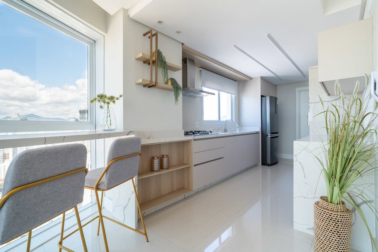 Apartamento de 4 quartos com 2 suítes e 132 m² em Bal. Camboriú
