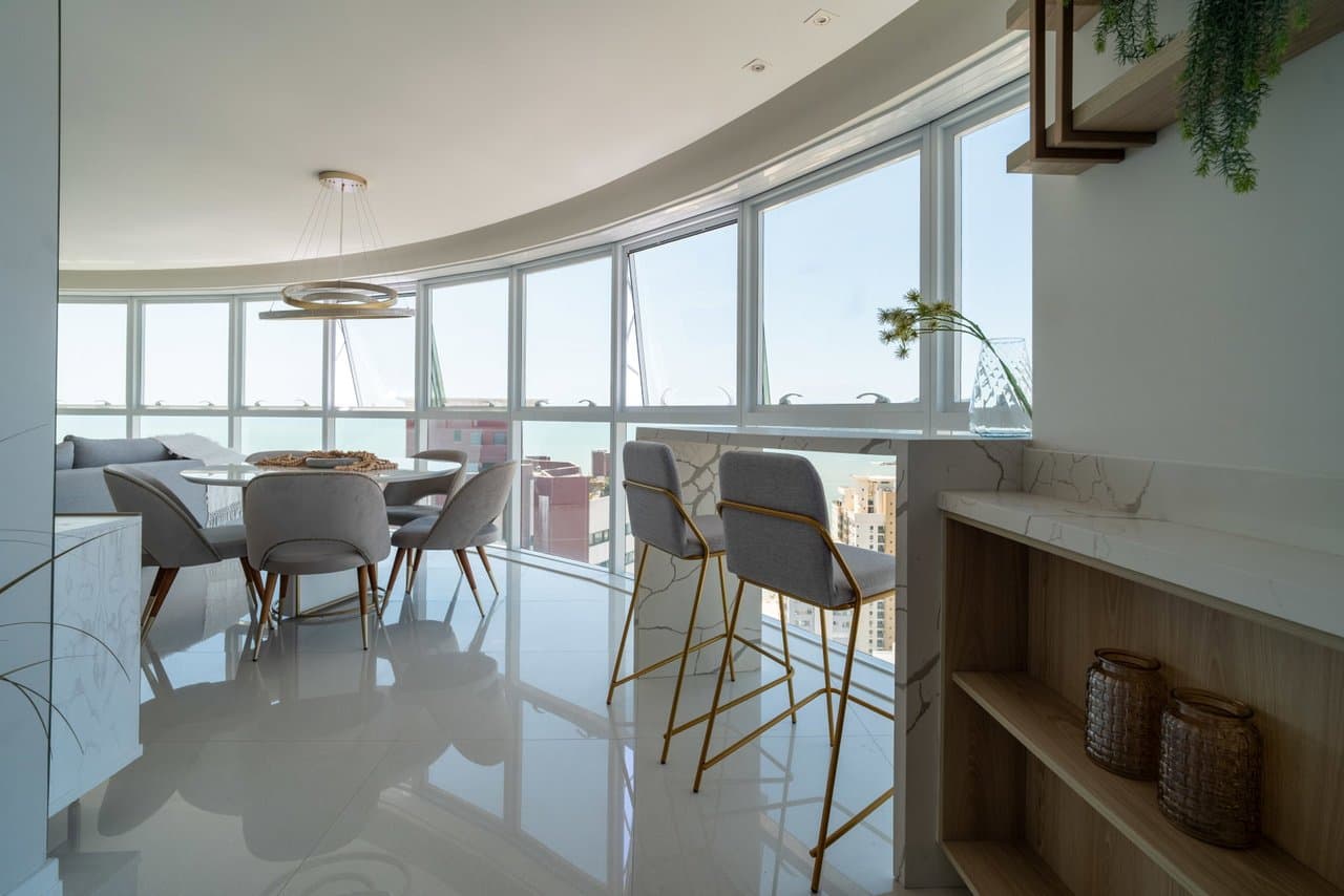 Apartamento de 4 quartos com 2 suítes e 132 m² em Bal. Camboriú