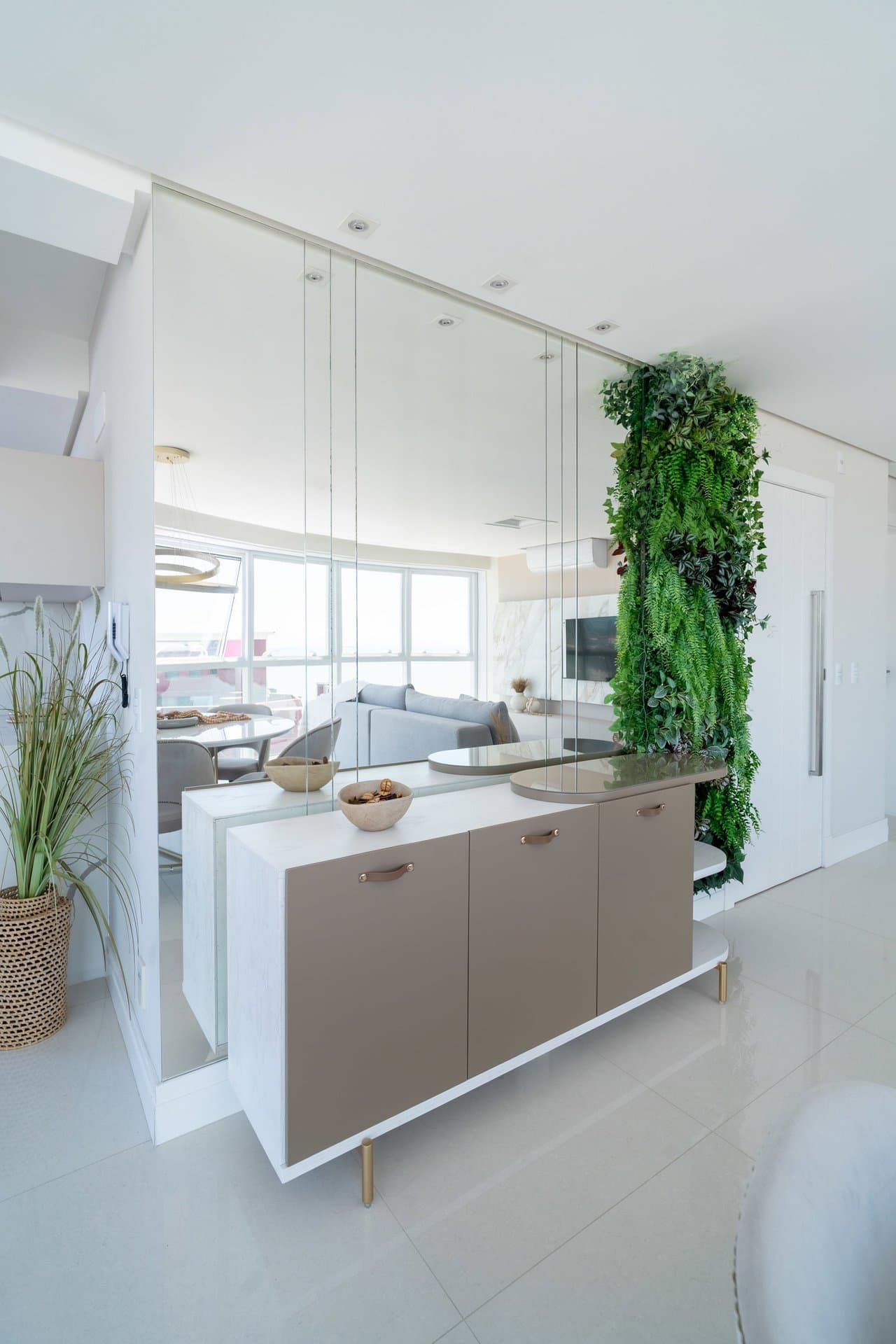 Apartamento de 4 quartos com 2 suítes e 132 m² em Bal. Camboriú
