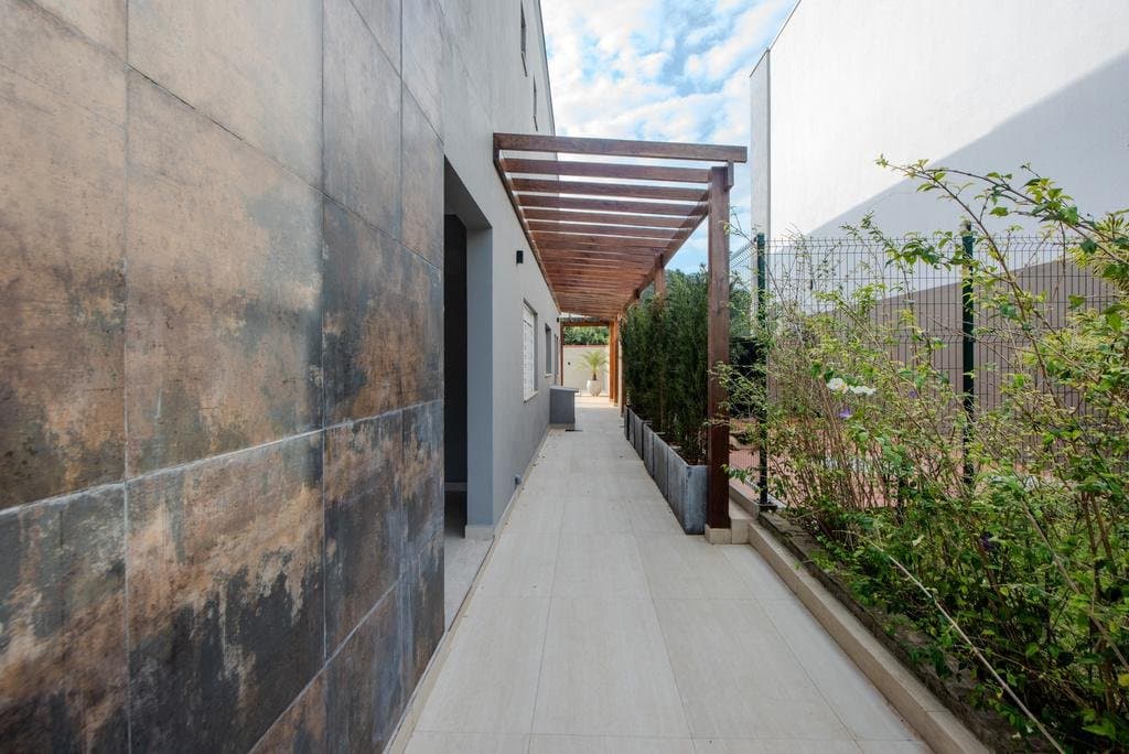 Casa de 4 quartos com 4 suítes e 375 m² em Bal. Camboriú