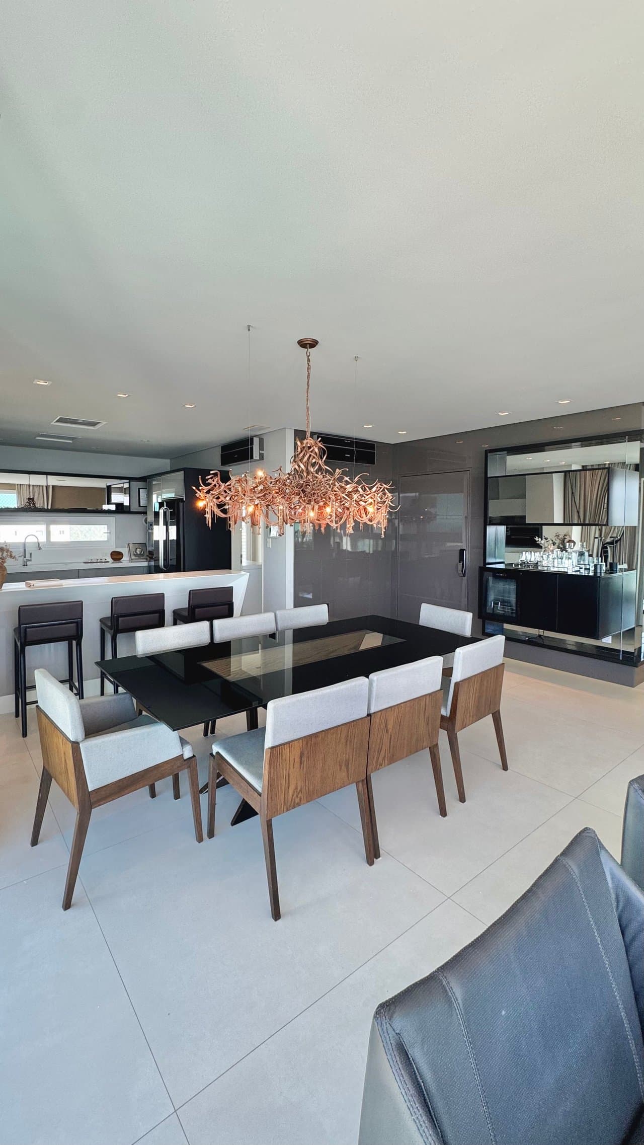 Apartamento de 3 quartos com 3 suítes e 173 m² em Bal. Camboriú