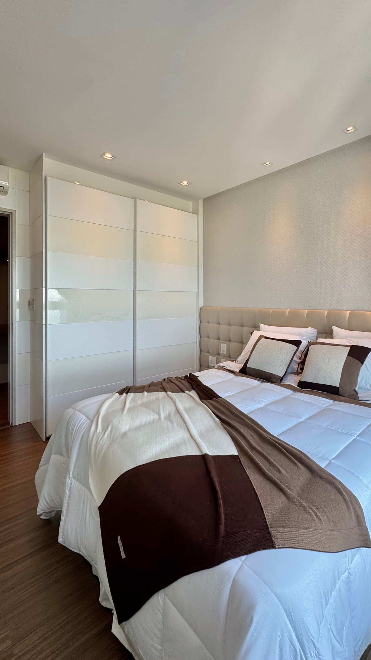 Apartamento de 3 quartos com 3 suítes e 173 m² em Bal. Camboriú