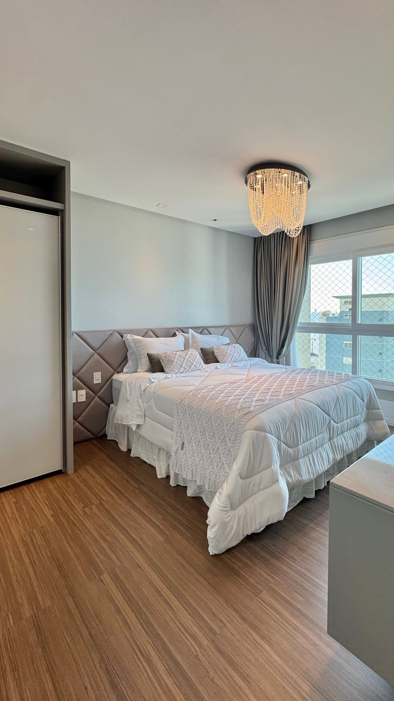 Apartamento de 3 quartos com 3 suítes e 173 m² em Bal. Camboriú