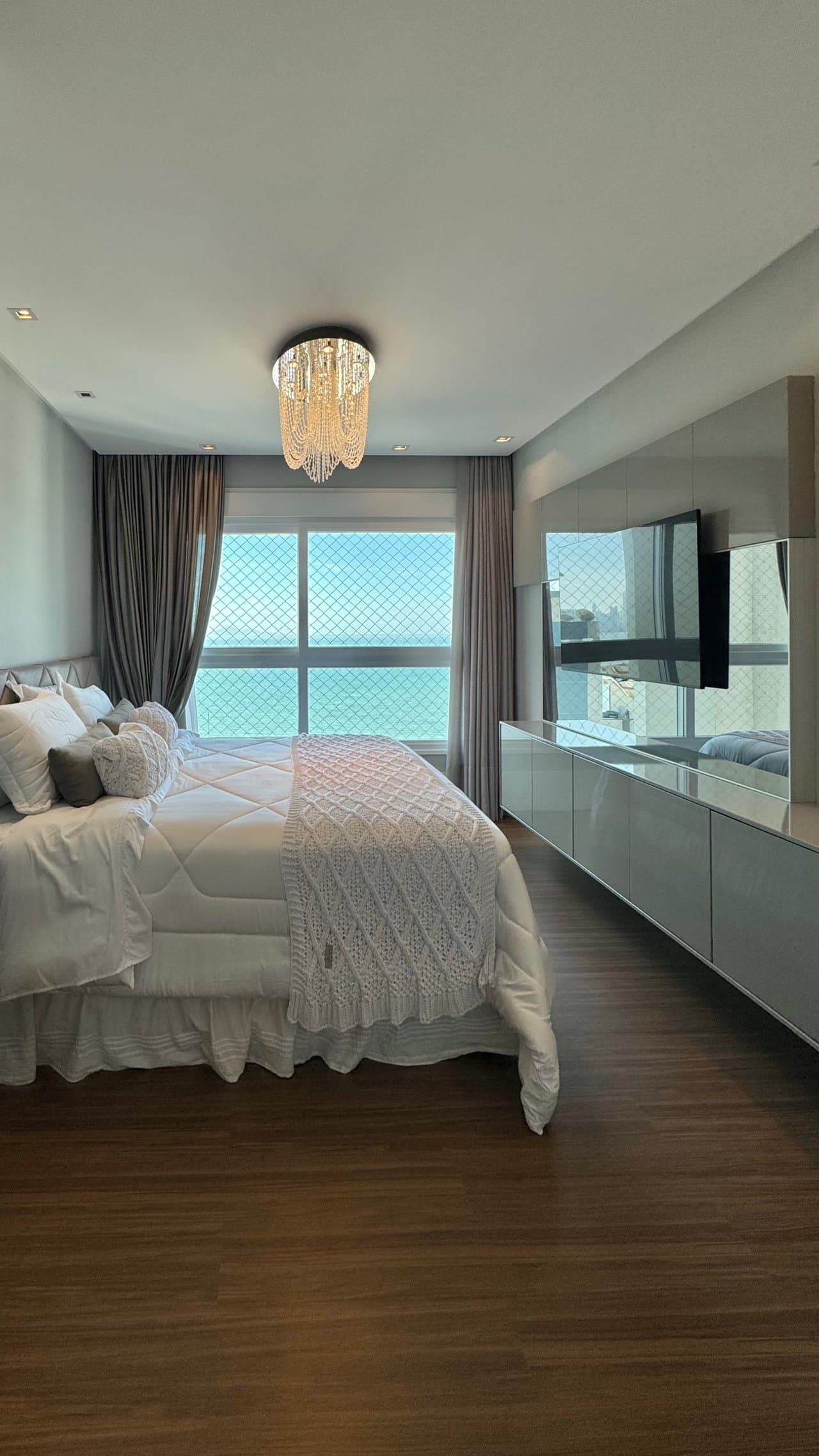 Apartamento de 3 quartos com 3 suítes e 173 m² em Bal. Camboriú
