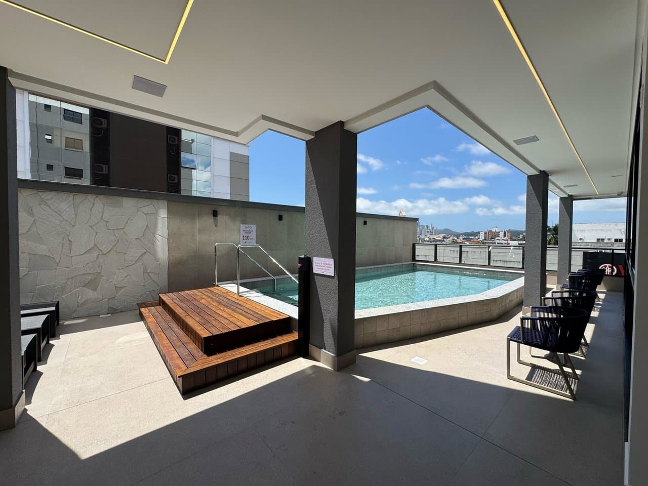 Apartamento de 2 quartos com 1 suíte e 70 m² em Bal. Camboriú