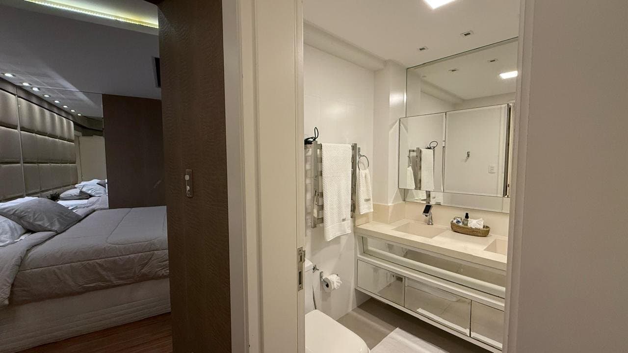 Cobertura de 4 quartos com 4 suítes e 300 m² em Bal. Camboriú