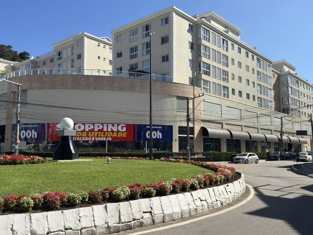 Sala Comercial 2360 m² em Bal. Camboriú