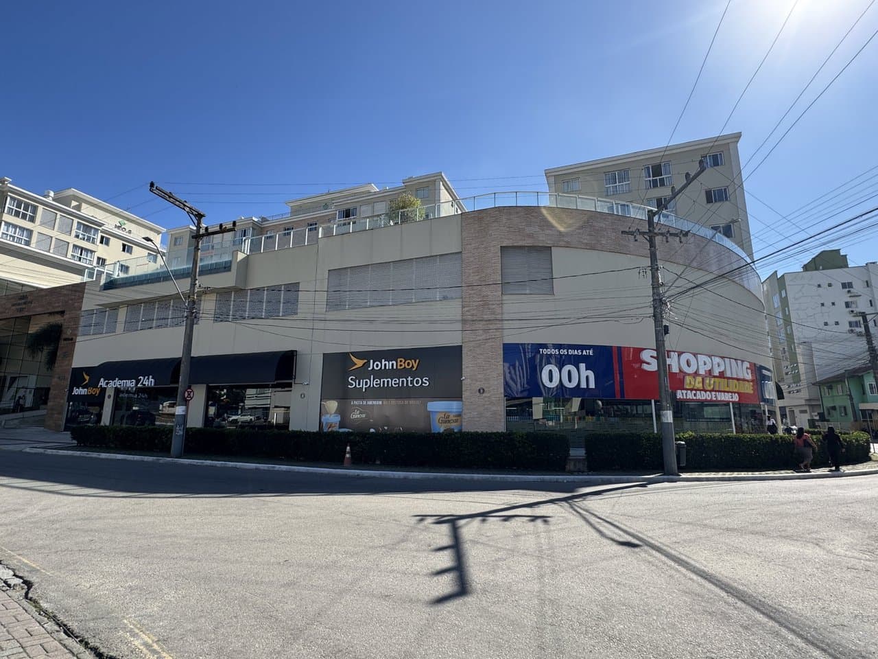 Sala Comercial 2360 m² em Bal. Camboriú