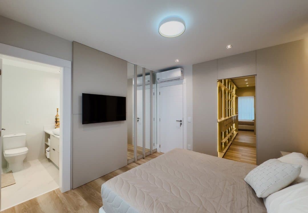 Apartamento de 4 quartos com 4 suítes e 151 m² em Bal. Camboriú