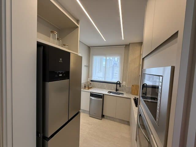 Apartamento de 3 quartos com 3 suítes e 120 m² em Bal. Camboriú