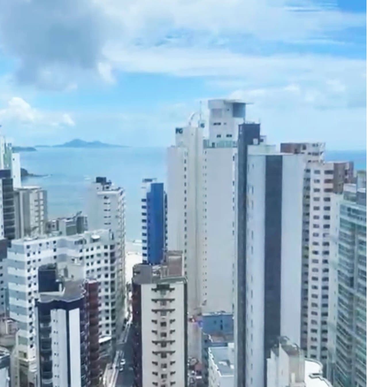 Apartamento de 4 quartos com 4 suítes e 171 m² em Bal. Camboriú