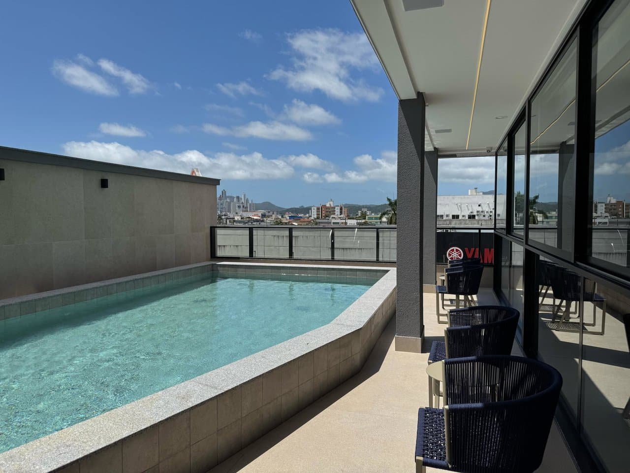 Apartamento de 2 quartos com 1 suíte e 63 m² em Bal. Camboriú