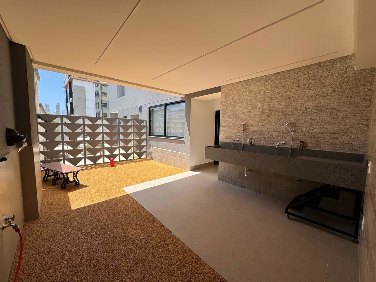 Apartamento de 2 quartos com 1 suíte e 63 m² em Bal. Camboriú
