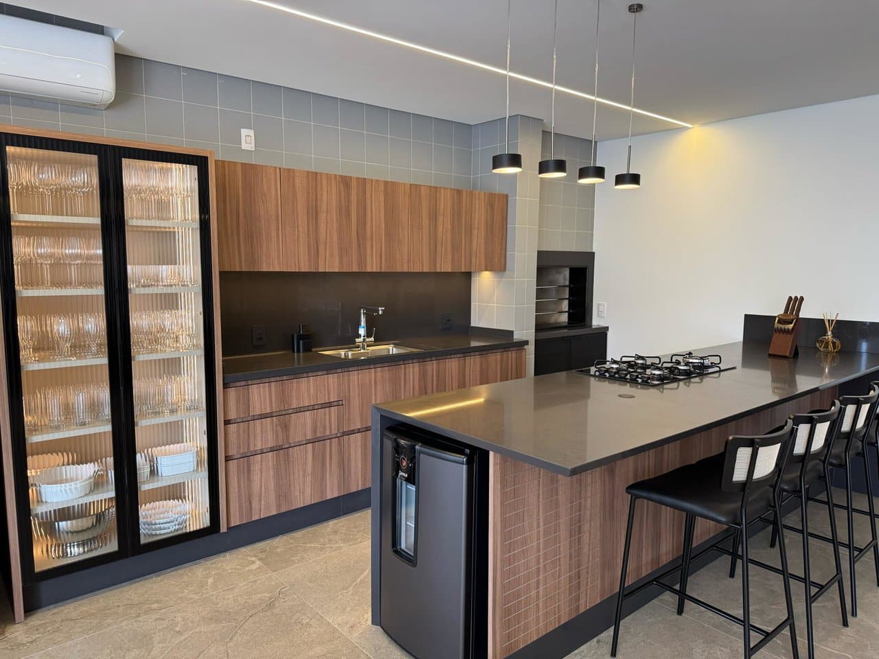 Apartamento de 2 quartos com 1 suíte e 63 m² em Bal. Camboriú