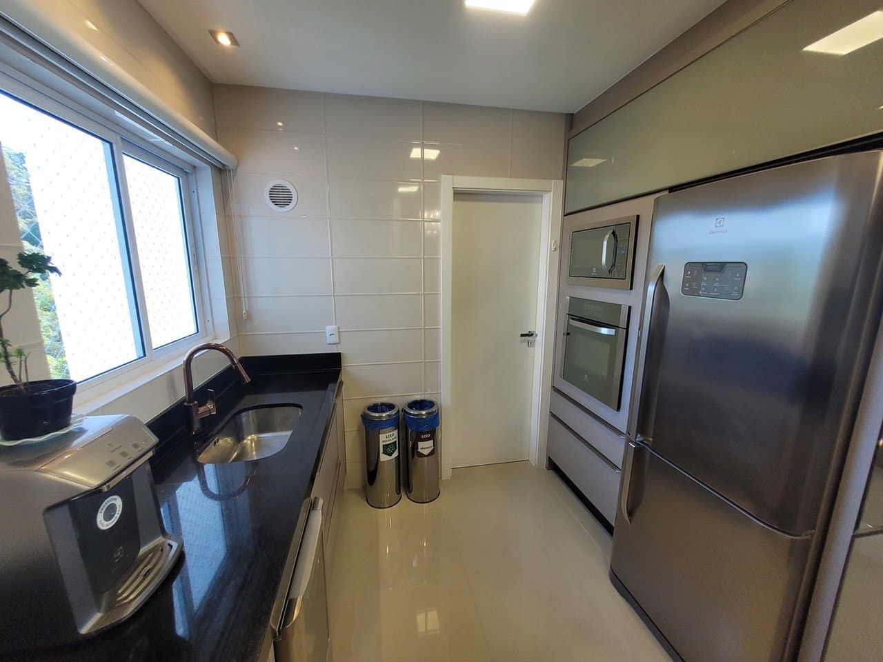 Apartamento de 3 quartos com 3 suítes e 130 m² em Bal. Camboriú