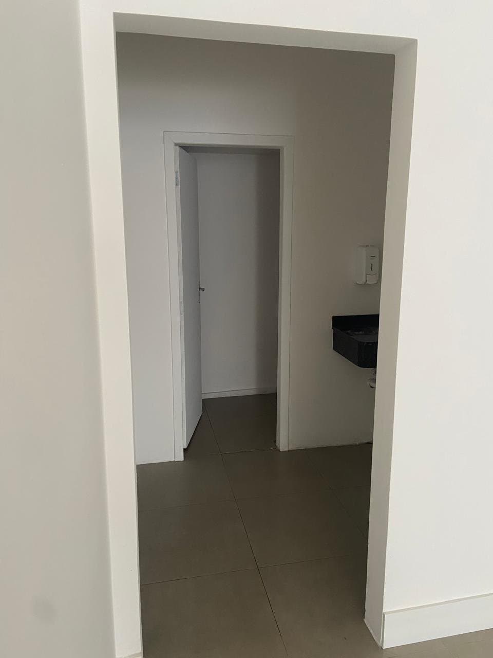 Sala Comercial 56 m² em Bal. Camboriú