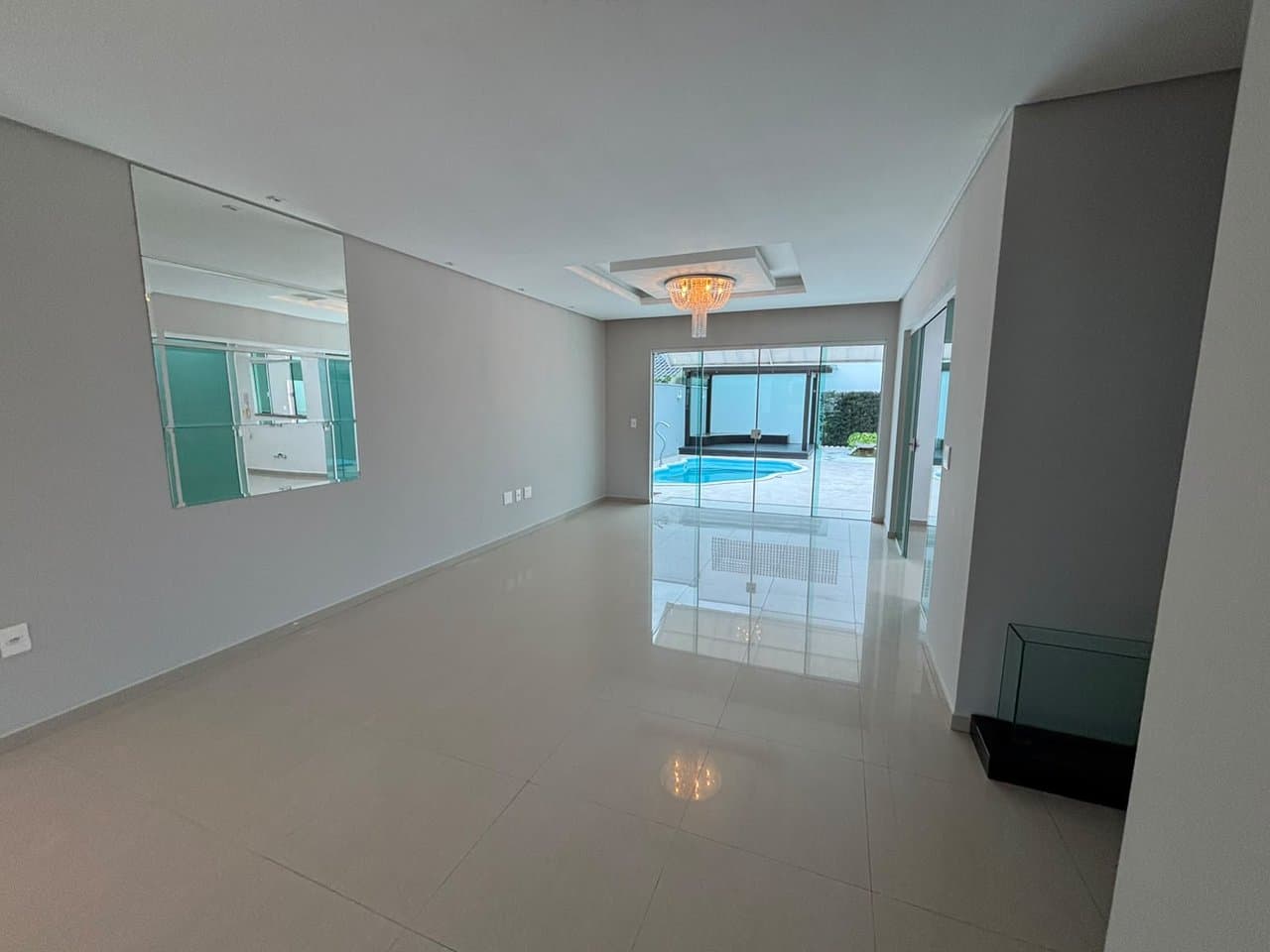 Casa de 6 quartos com 5 suítes e 497 m² em Bal. Camboriú