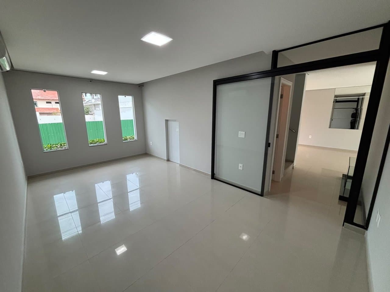 Casa de 6 quartos com 5 suítes e 497 m² em Bal. Camboriú