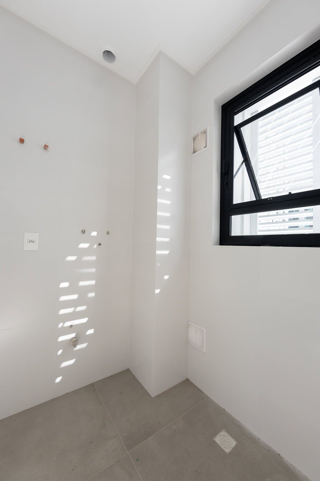Apartamento de 4 quartos com 4 suítes e 135 m² em Bal. Camboriú