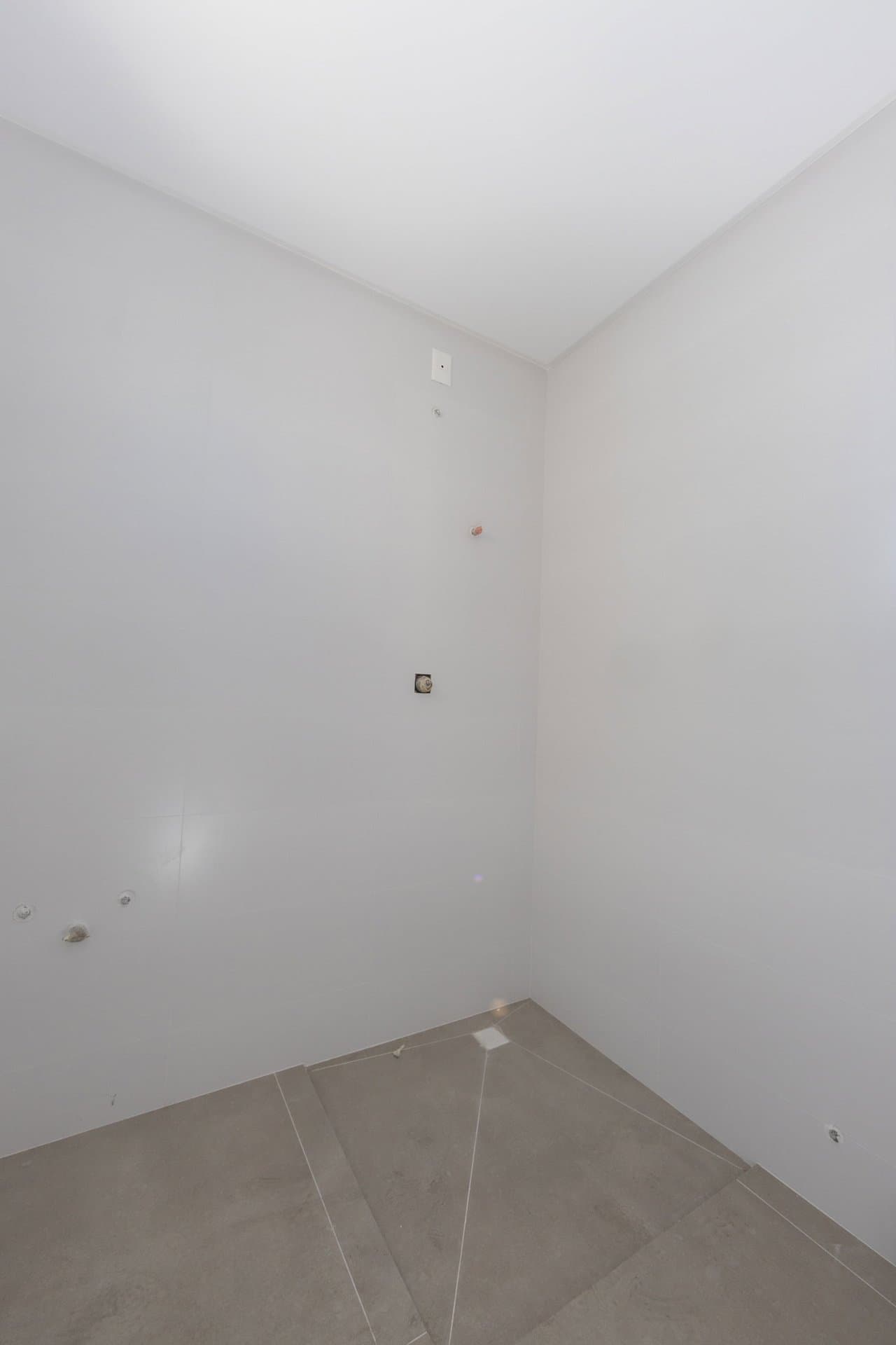 Apartamento de 4 quartos com 4 suítes e 135 m² em Bal. Camboriú
