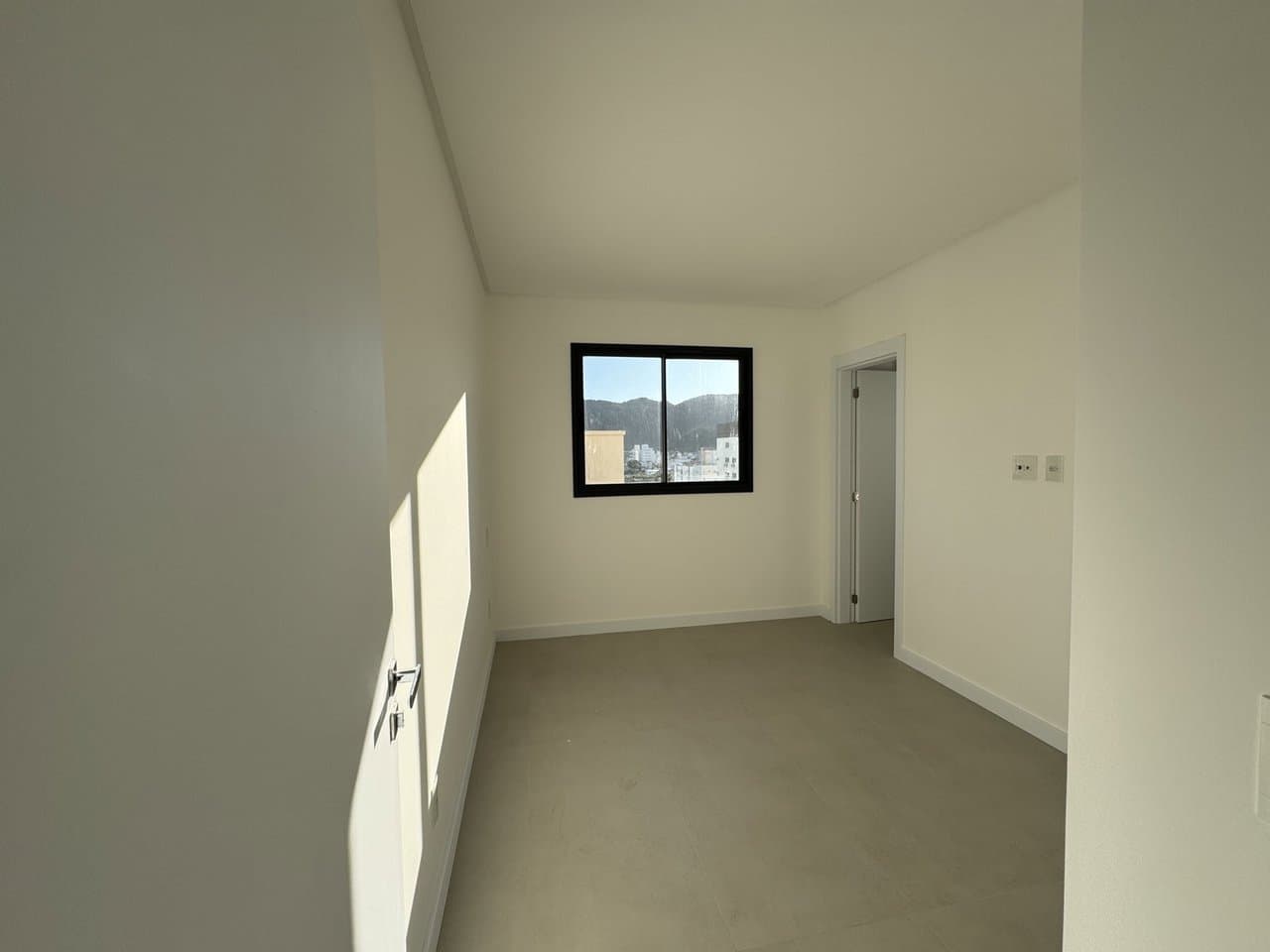 Apartamento de 3 quartos com 3 suítes e 115 m² em Bal. Camboriú
