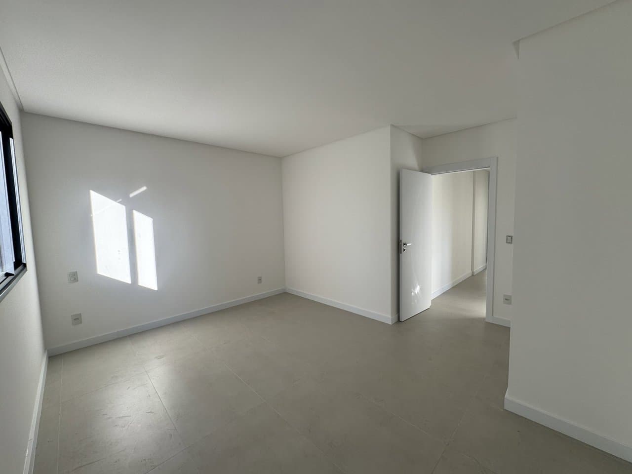 Apartamento de 3 quartos com 3 suítes e 115 m² em Bal. Camboriú