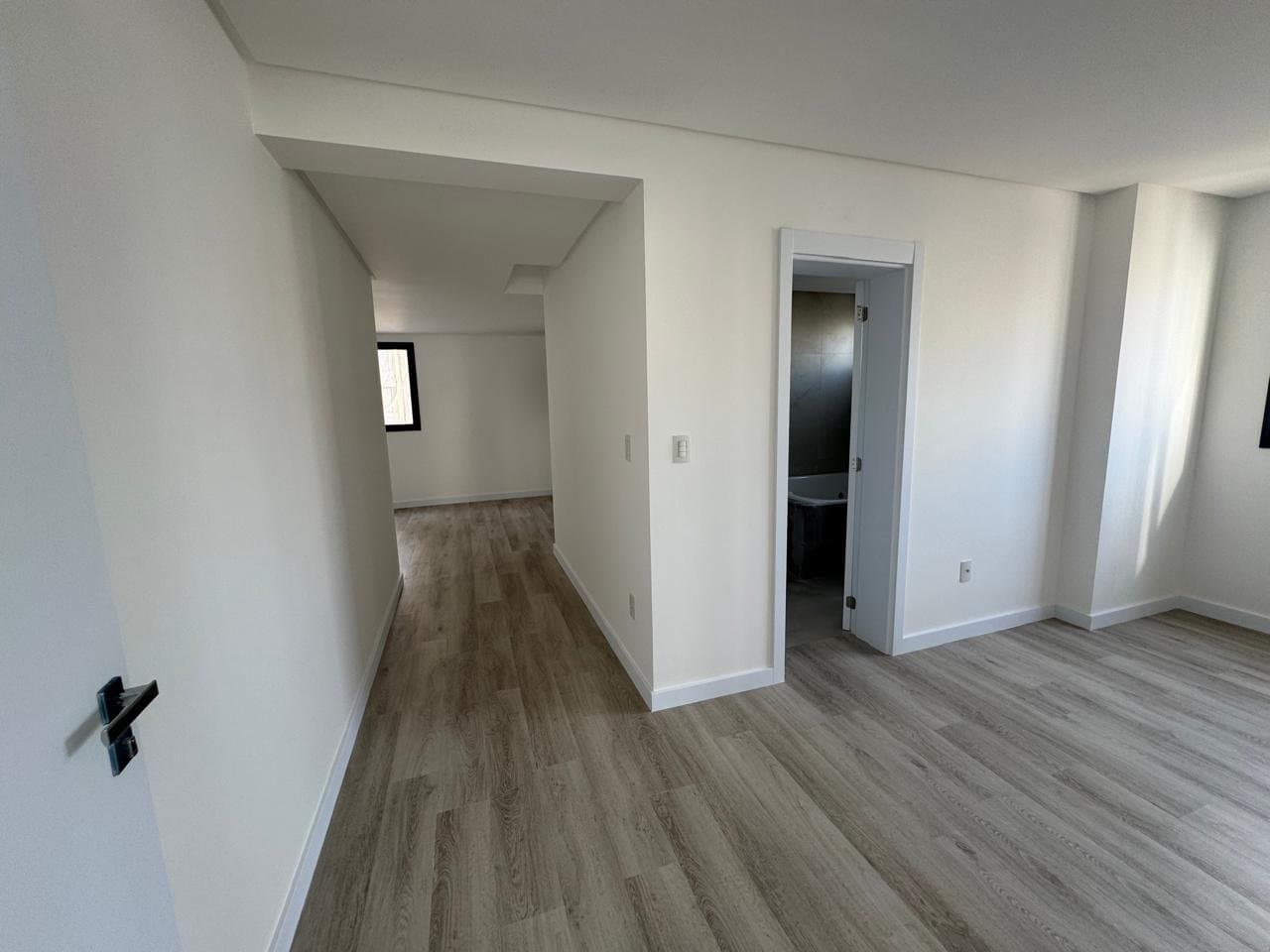 Cobertura de 3 quartos com 3 suítes e 230 m² em Bal. Camboriú