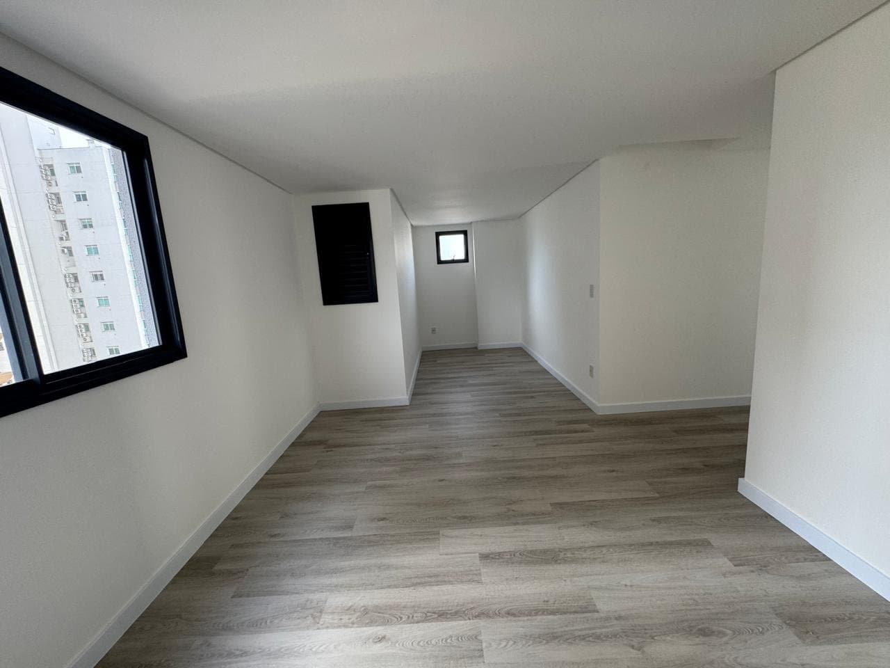 Cobertura de 3 quartos com 3 suítes e 230 m² em Bal. Camboriú