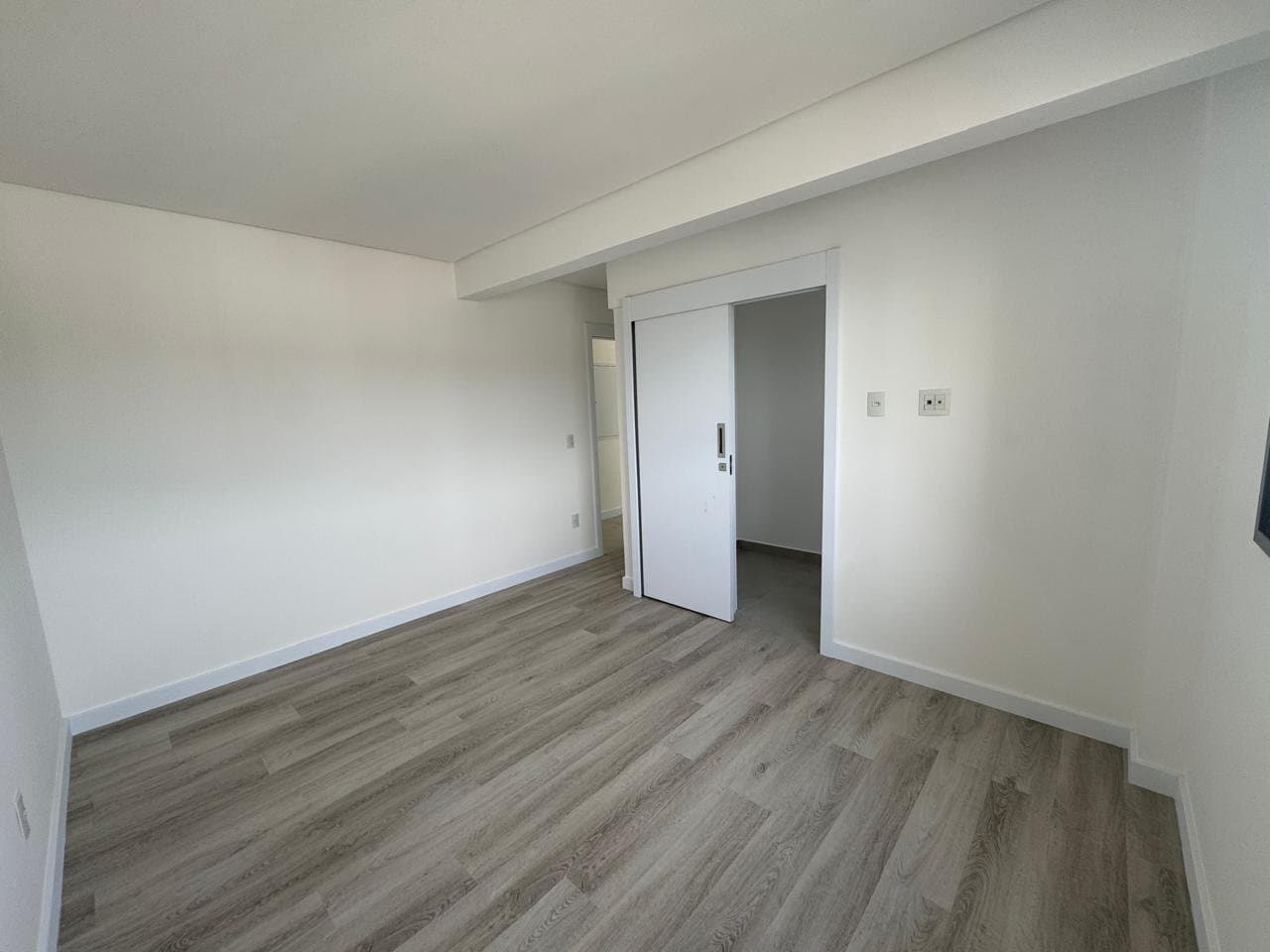 Cobertura de 3 quartos com 3 suítes e 230 m² em Bal. Camboriú
