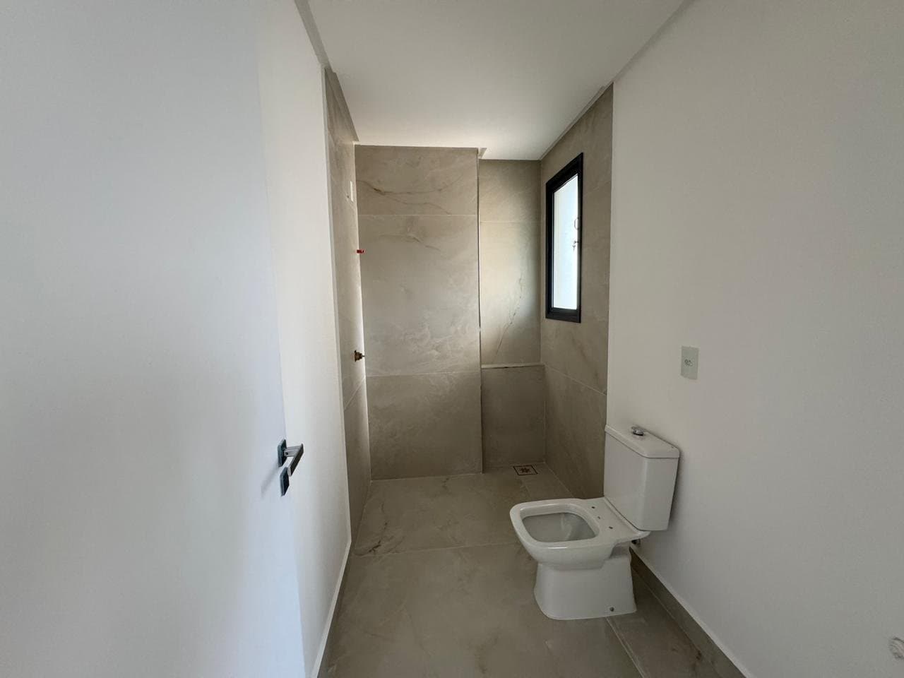 Cobertura de 3 quartos com 3 suítes e 230 m² em Bal. Camboriú