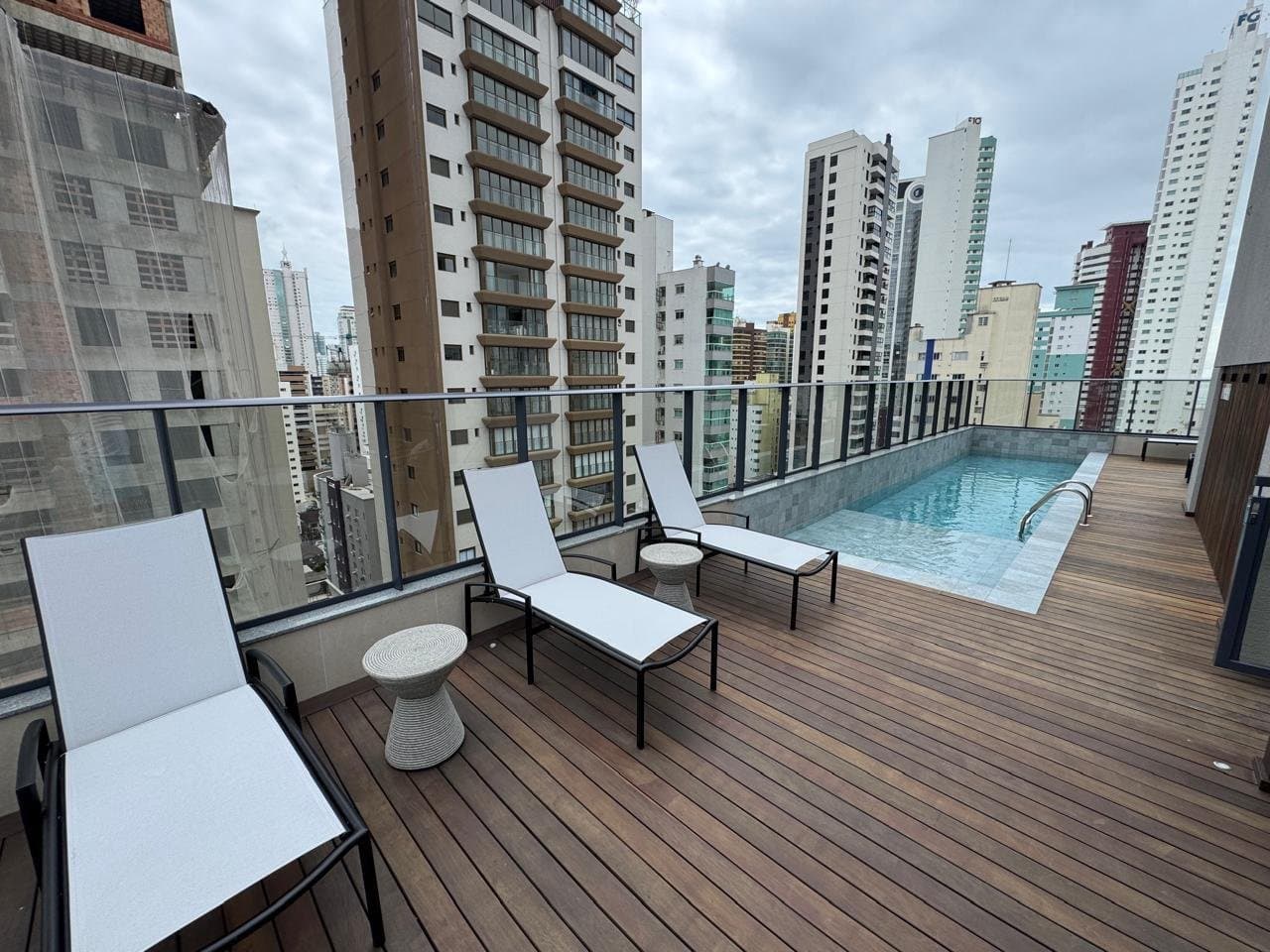 Cobertura de 3 quartos com 3 suítes e 230 m² em Bal. Camboriú