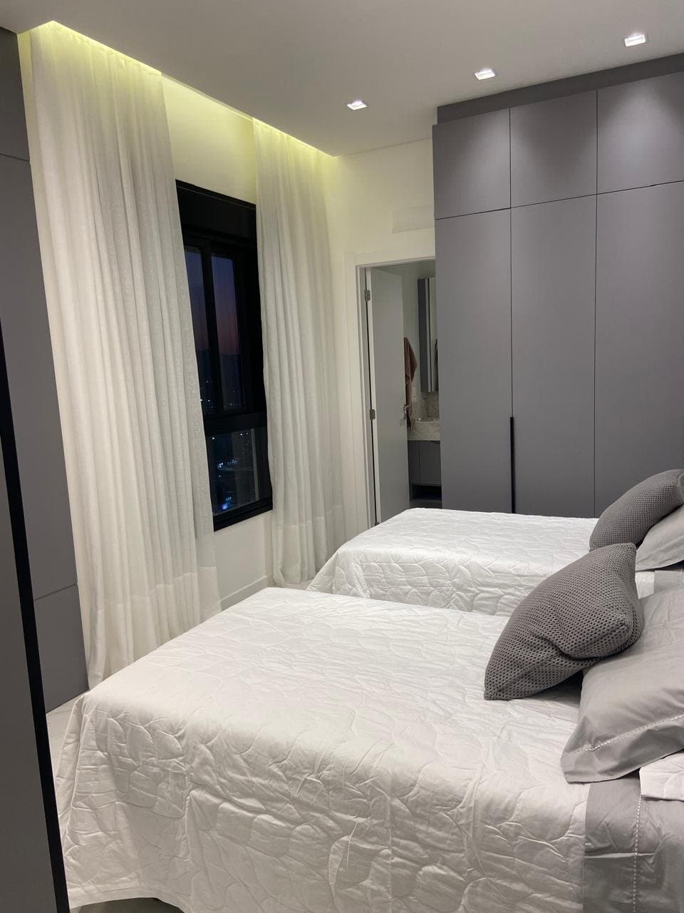 Apartamento de 3 quartos com 3 suítes e 134 m² em Bal. Camboriú