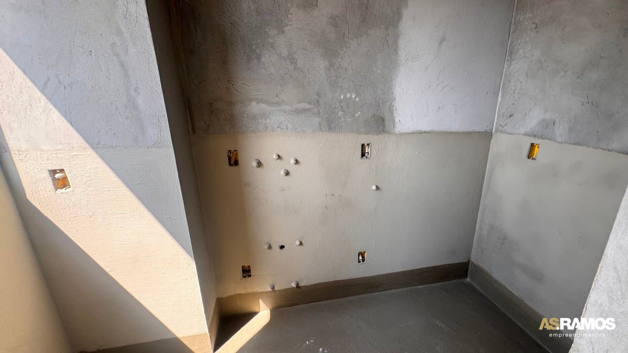 Cobertura de 4 quartos com 3 suítes e 243 m² em Bal. Camboriú
