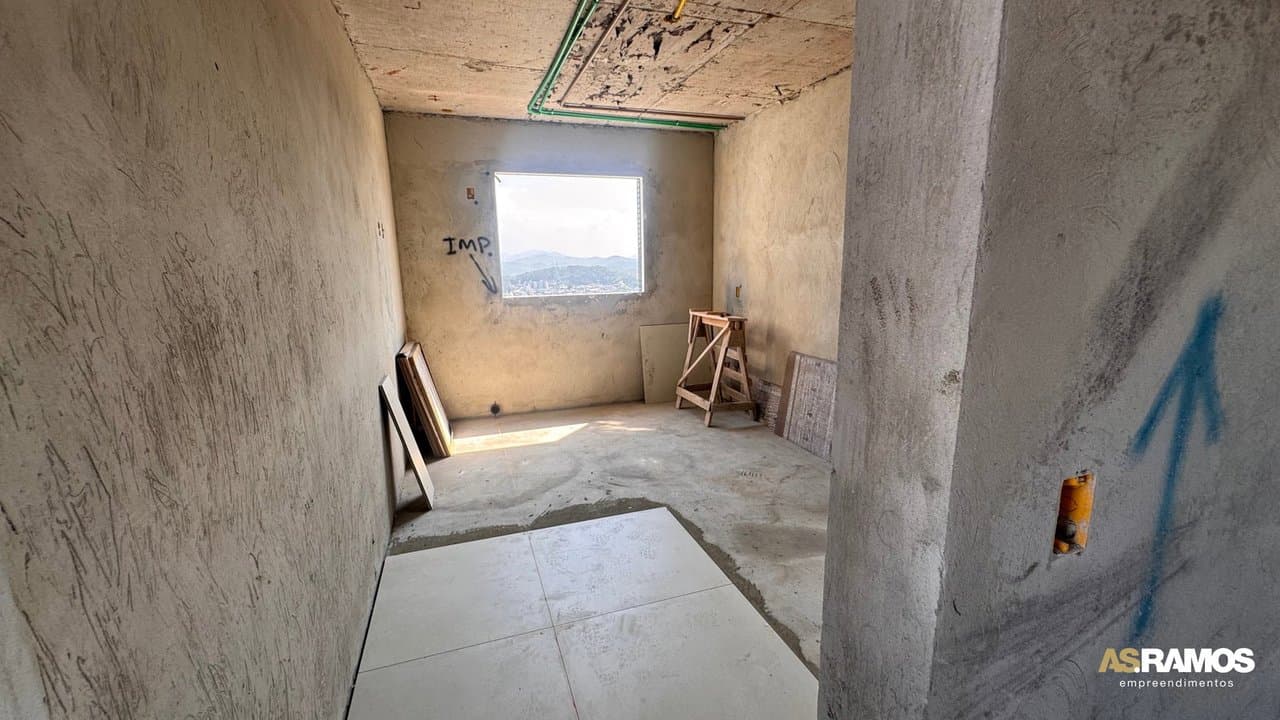 Cobertura de 4 quartos com 3 suítes e 243 m² em Bal. Camboriú