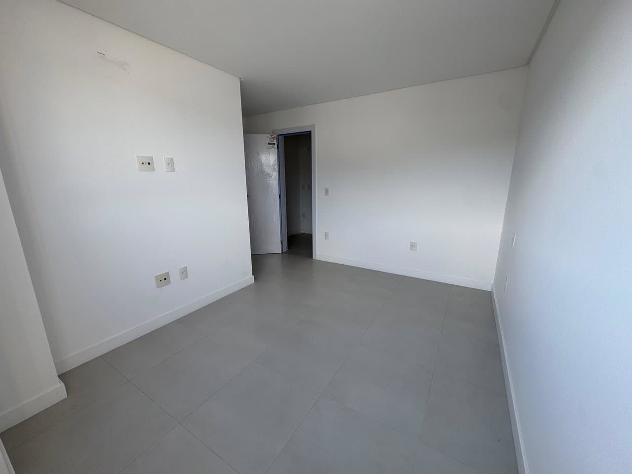 Apartamento de 1 quarto e 70 m² em Bal. Camboriú
